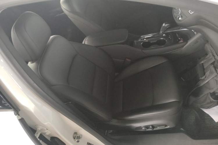 Used Chevrolet Malibu XL 2019 535T CVT Active Version Right Front Seat