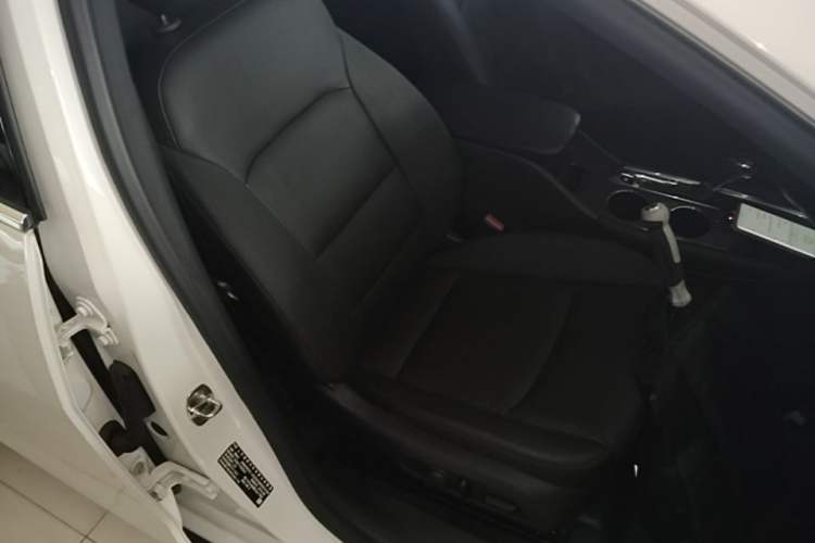 Used Chevrolet Malibu XL 2019 535T CVT Active Version Right Front Seat