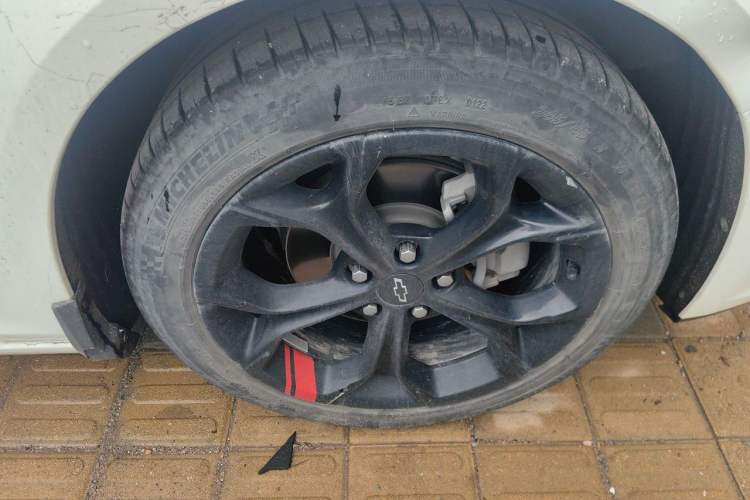 Used Chevrolet Malibu XL 2019 Redline 550T Automatic Sport Edition Right Front Wheel Hub