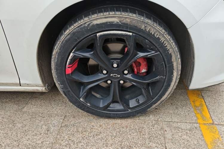Used Chevrolet Malibu XL 2019 Redline 550T Automatic Sport Edition Right Front Wheel Hub