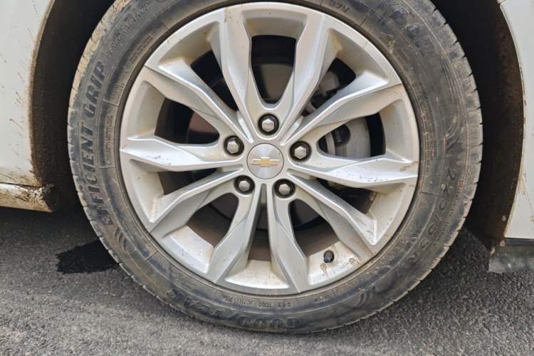 Used Chevrolet Malibu XL 2019 535T CVT Active Version Right Front Wheel Hub