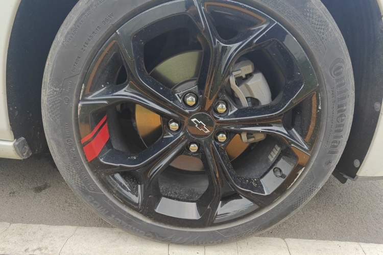 Used Chevrolet Malibu XL 2019 Redline 550T Automatic Sport Edition Right Front Wheel Hub