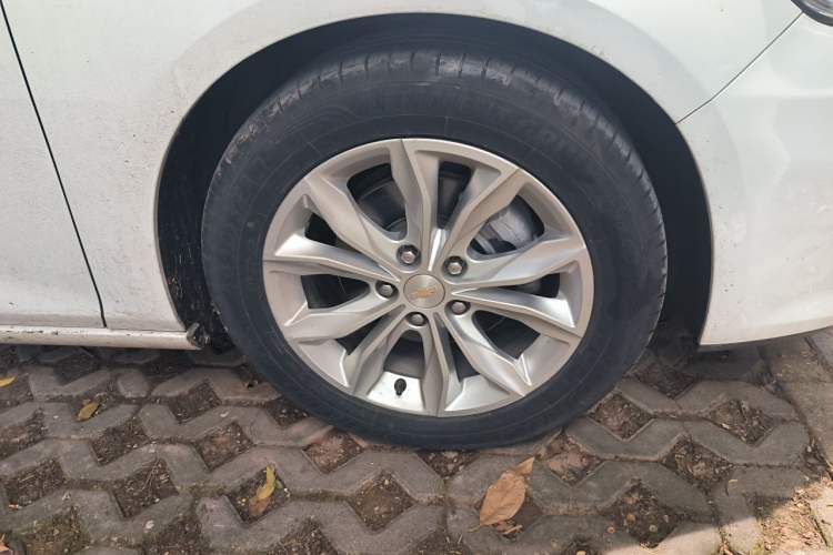 Used Chevrolet Malibu XL 2019 535T CVT Active Version Right Front Wheel Hub