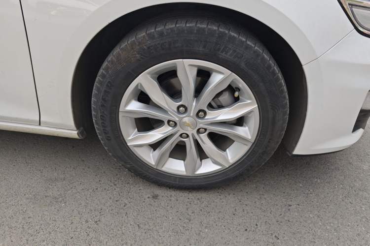 Used Chevrolet Malibu XL 2019 535T CVT Active Version Right Front Wheel Hub