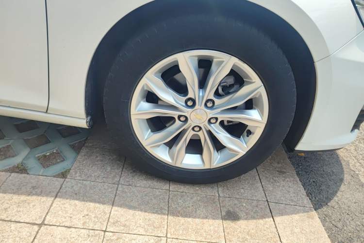 Used Chevrolet Malibu XL 2019 535T CVT RuiLian Edition Right Front Wheel Hub