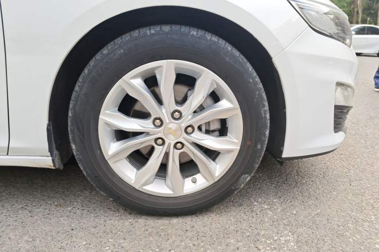 Used Chevrolet Malibu XL 2019 535T CVT Active Version Right Front Wheel Hub