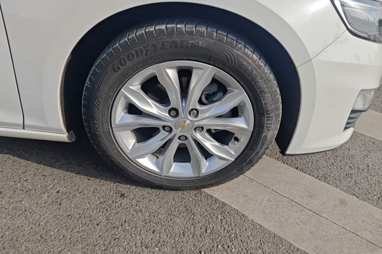 Used Chevrolet Malibu XL 2019 535T CVT Active Version Right Front Wheel Hub