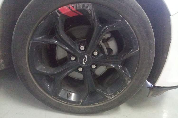 Used Chevrolet Malibu XL 2019 Redline 550T Automatic Sport Edition Right Front Wheel Hub