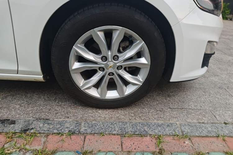 Used Chevrolet Malibu XL 2019 535T CVT Active Version Right Front Wheel Hub
