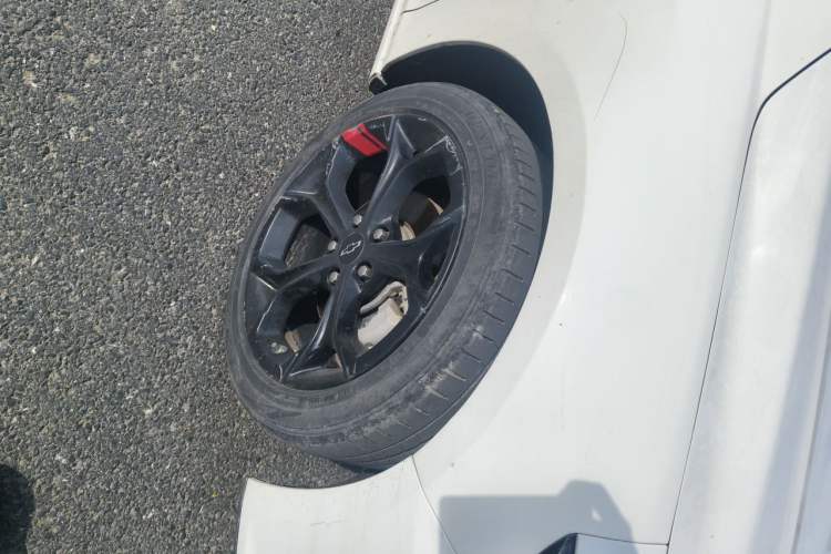 Used Chevrolet Malibu XL 2019 Redline 550T Automatic Sport Edition Right Front Wheel Hub