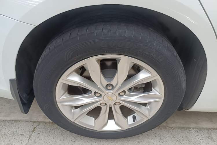 Used Chevrolet Malibu XL 2019 535T CVT Active Version Right Rear Wheel Hub