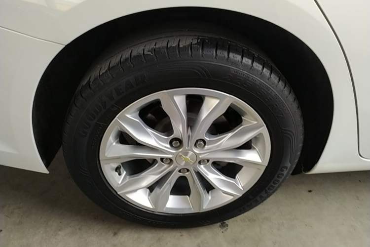 Used Chevrolet Malibu XL 2019 535T CVT Active Version Right Rear Wheel Hub