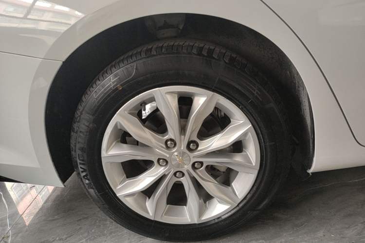Used Chevrolet Malibu XL 2019 535T CVT Active Version Right Rear Wheel Hub