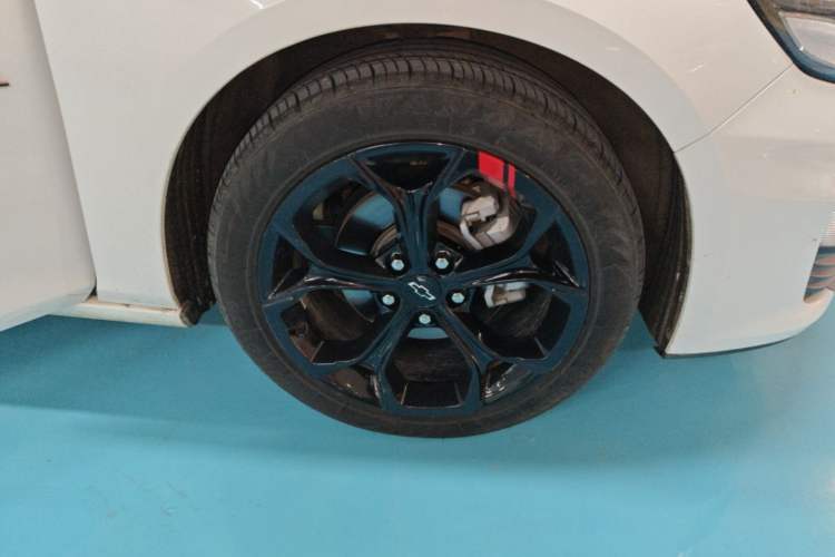 Used Chevrolet Malibu XL 2019 Redline 550T Automatic Sport Edition Right Rear Wheel Hub