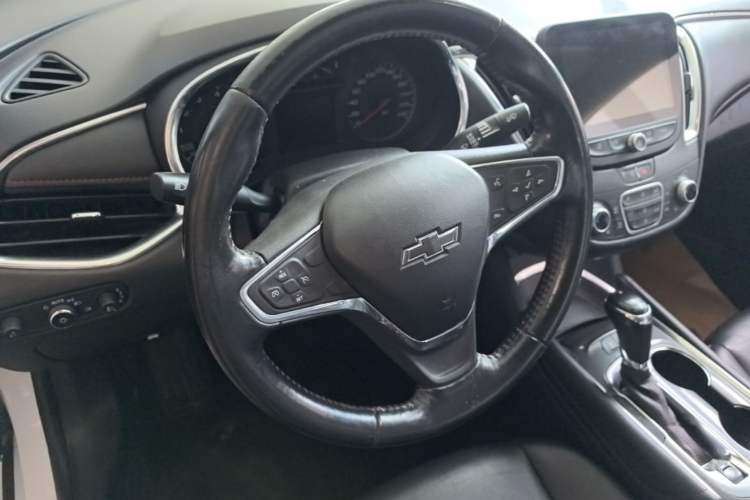 Used Chevrolet Malibu XL 2019 Redline 550T Automatic Sport Edition Steering Wheel