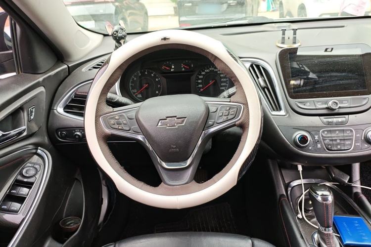 Used Chevrolet Malibu XL 2019 Redline 550T Automatic Sport Edition Steering Wheel