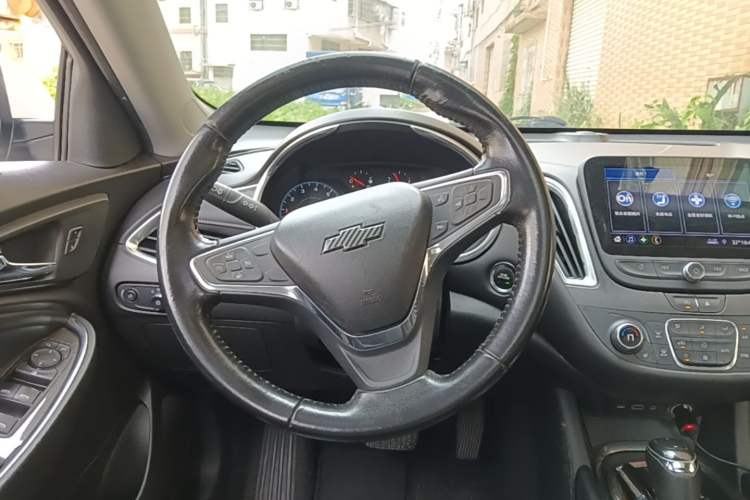 Used Chevrolet Malibu XL 2019 535T CVT Active Version Steering Wheel