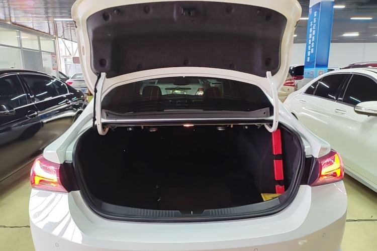 Used Chevrolet Malibu XL 2019 Redline 550T Automatic Smart Edition Trunk