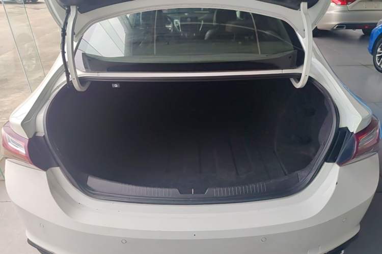 Used Chevrolet Malibu XL 2019 535T CVT Active Version Trunk
