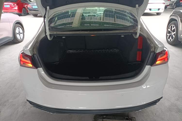 Used Chevrolet Malibu XL 2019 535T CVT Active Version Trunk