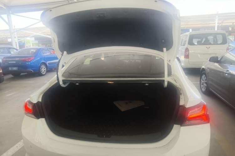 Used Chevrolet Malibu XL 2019 535T CVT Active Version Trunk