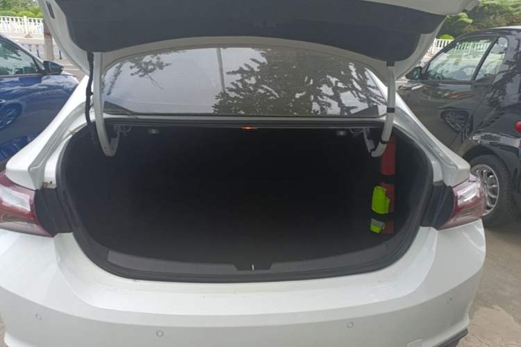 Used Chevrolet Malibu XL 2019 535T CVT Active Version Trunk