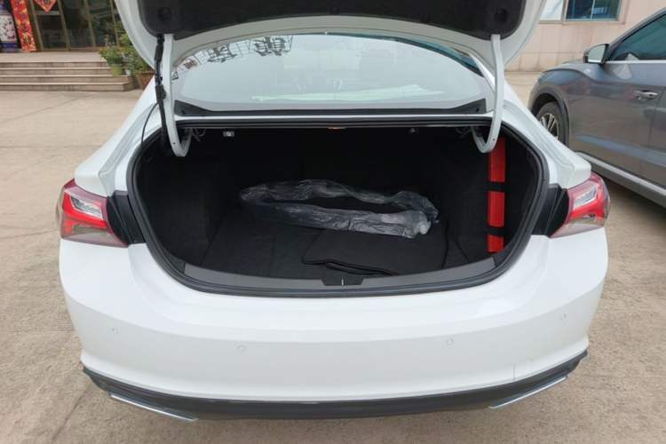 Used Chevrolet Malibu XL 2019 535T CVT Active Version Trunk