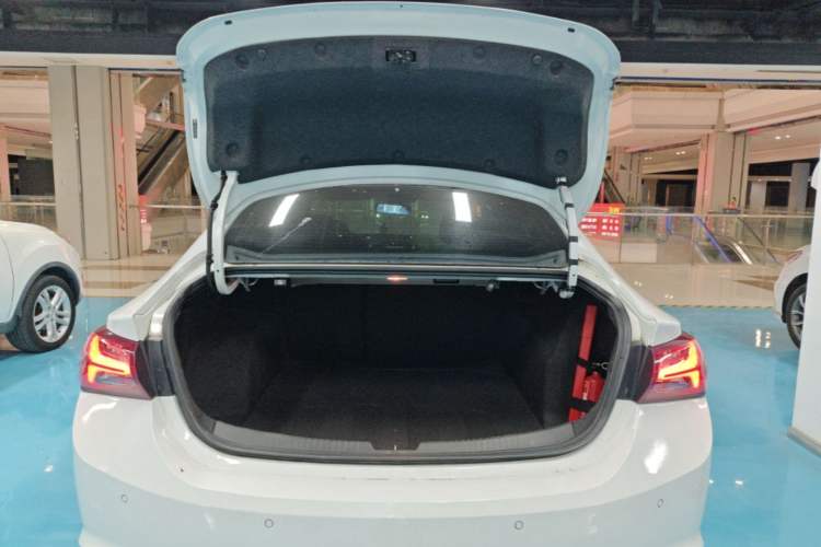 Used Chevrolet Malibu XL 2019 Redline 550T Automatic Sport Edition Trunk