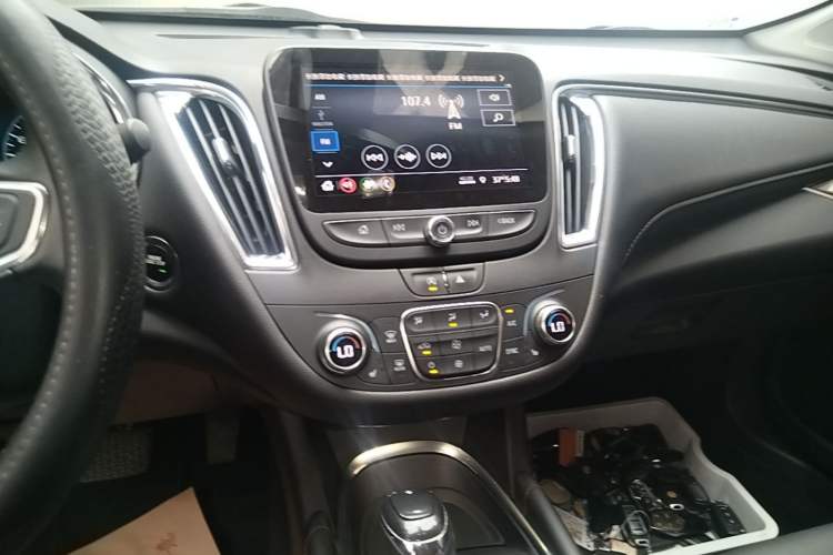 Used Chevrolet Malibu XL 2020 Redline 550T Automatic Sport Edition Audio And AC Panel
