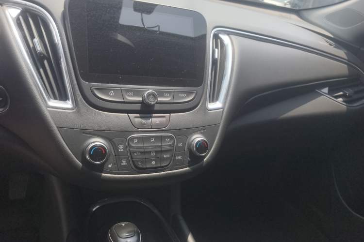 Used Chevrolet Malibu XL 2020 535T CVT Sharp Edition Audio And AC Panel
