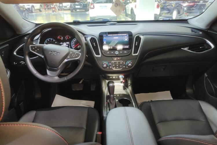 Used Chevrolet Malibu XL 2020 Redline 550T Automatic Sport Edition Center Console