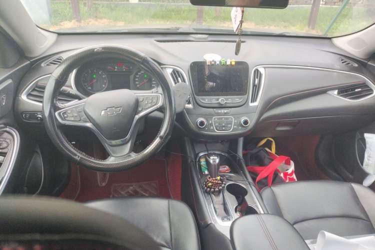 Used Chevrolet Malibu XL 2020 Redline 550T Automatic Sport Edition Center Console