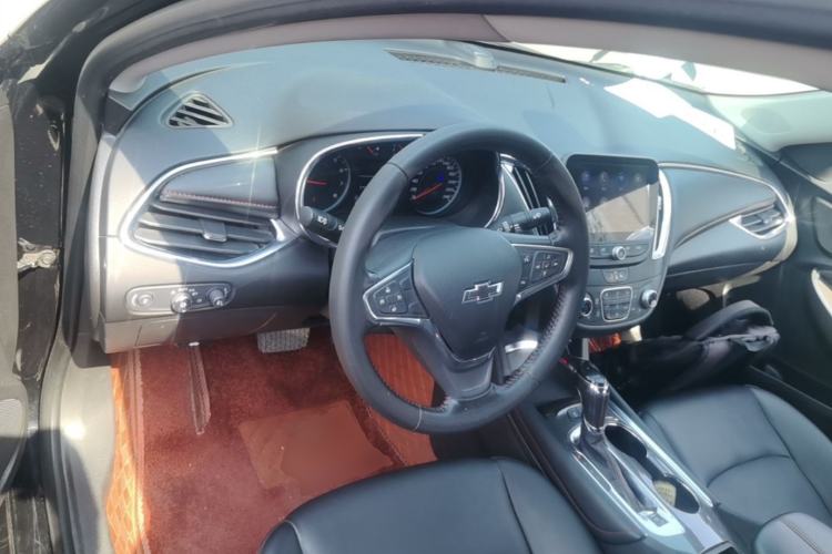 Used Chevrolet Malibu XL 2020 Redline 550T Automatic Sport Edition Center Console