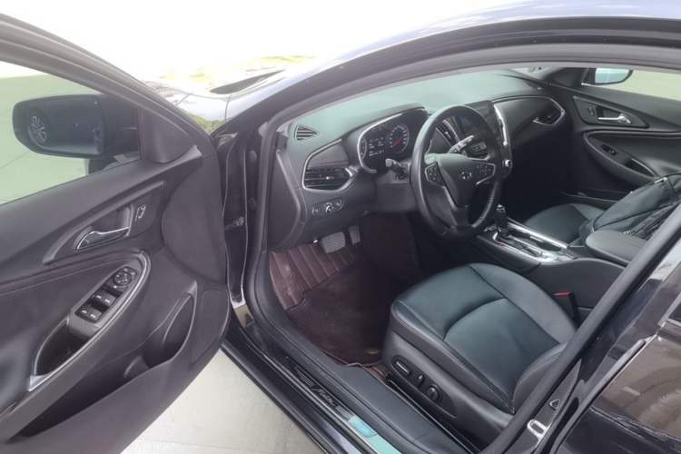Used Chevrolet Malibu XL 2020 Redline 550T Automatic Sport Edition Driver Seat