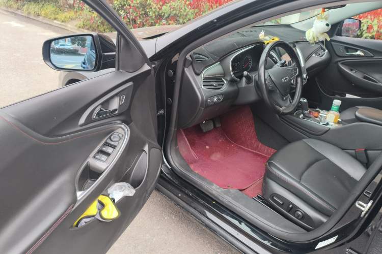 Used Chevrolet Malibu XL 2020 Redline 550T Automatic Sport Edition Driver Seat