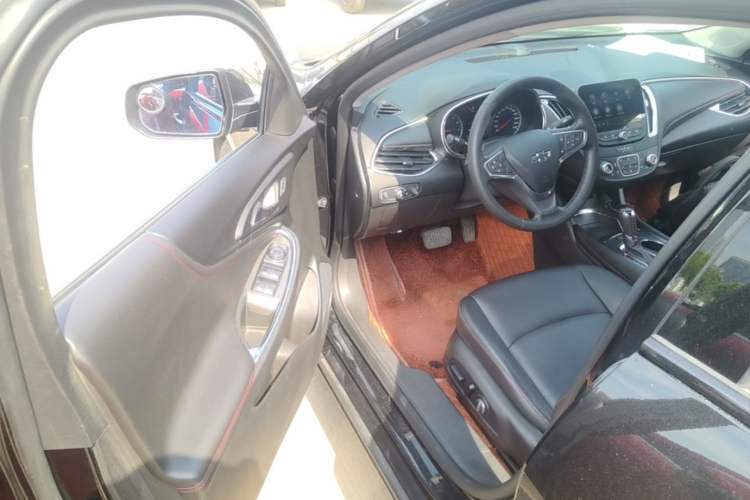 Used Chevrolet Malibu XL 2020 Redline 550T Automatic Sport Edition Driver Seat