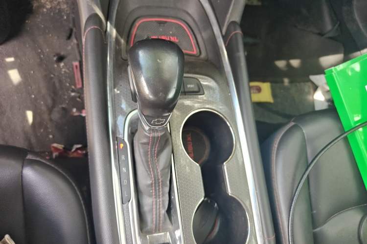 Used Chevrolet Malibu XL 2020 Redline 550T Automatic Sport Edition Gear Lever