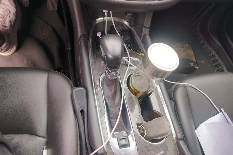 Used Chevrolet Malibu XL 2020 Redline 550T Automatic Sport Edition Gear Lever