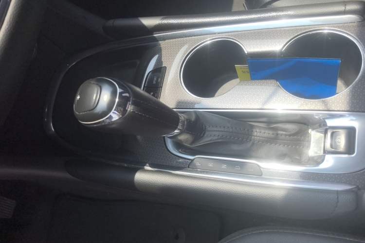 Used Chevrolet Malibu XL 2020 535T CVT Sharp Edition Gear Lever