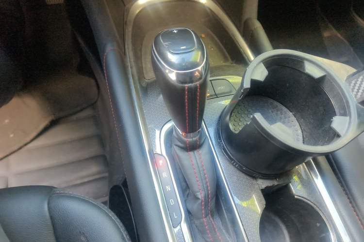 Used Chevrolet Malibu XL 2020 Redline 550T Automatic Sport Edition Gear Lever