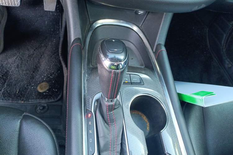 Used Chevrolet Malibu XL 2020 Redline 550T Automatic Sport Edition Gear Lever