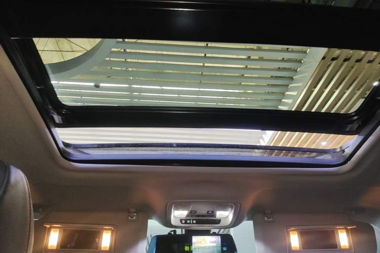 Used Chevrolet Malibu XL 2020 Redline 550T Automatic Sport Edition Headliner