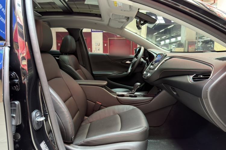 Used Chevrolet Malibu XL 2020 Redline 550T Automatic Sport Edition Interior 10