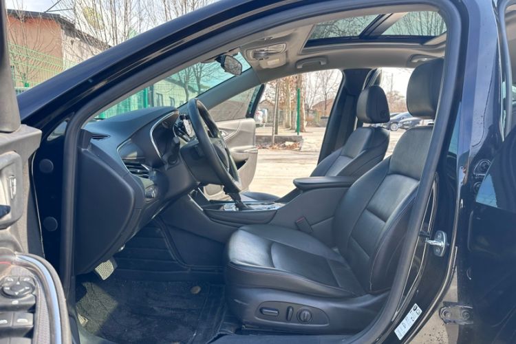 Used Chevrolet Malibu XL 2020 Redline 550T Automatic Sport Edition Interior 2