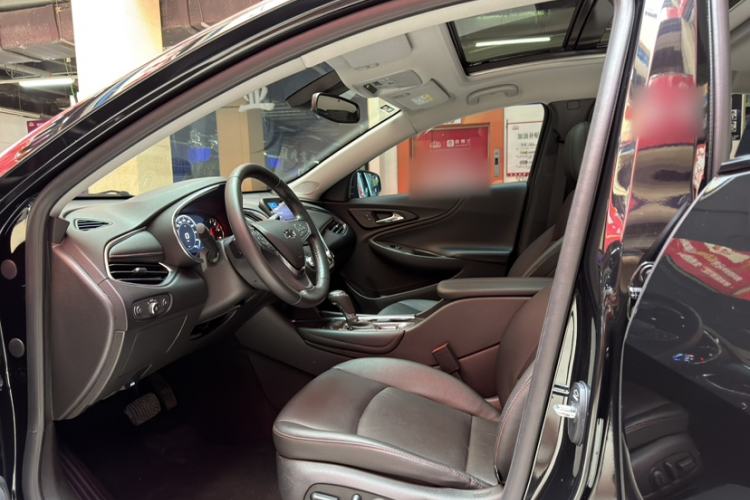Used Chevrolet Malibu XL 2020 Redline 550T Automatic Sport Edition Interior 5