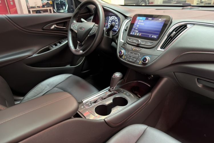 Used Chevrolet Malibu XL 2020 Redline 550T Automatic Sport Edition Interior 9