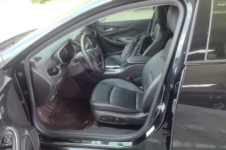Used Chevrolet Malibu XL 2020 Redline 550T Automatic Sport Edition Left Front Seat