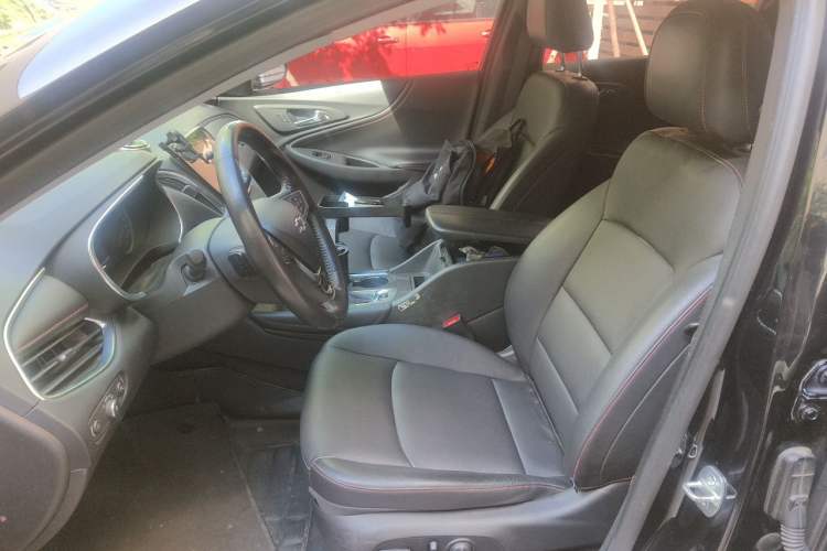Used Chevrolet Malibu XL 2020 Redline 550T Automatic Sport Edition Left Front Seat