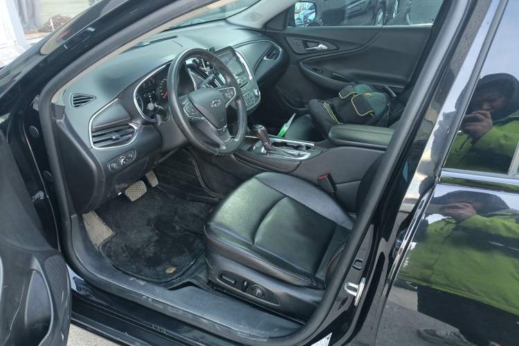 Used Chevrolet Malibu XL 2020 Redline 550T Automatic Sport Edition Left Front Seat