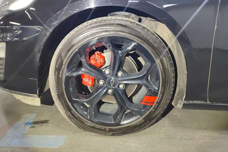Used Chevrolet Malibu XL 2020 Redline 550T Automatic Sport Edition Left Front Wheel Hub